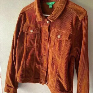 Dip crop corduroy never worn runs small more like juniors